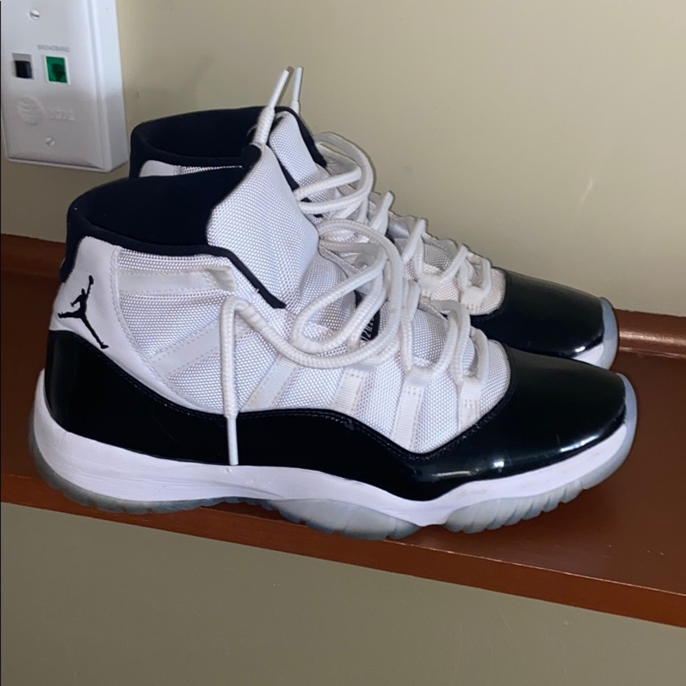 Retro Jordan 11 “concords”